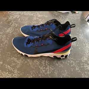 Mens Nike reacts Sz 12